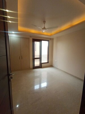 Room in 3 BHK Builder Floor at Safdarjung Enclave – for Sale