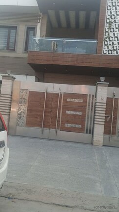 3 BHK + Pooja Room Independent House For Sale in Sector 7