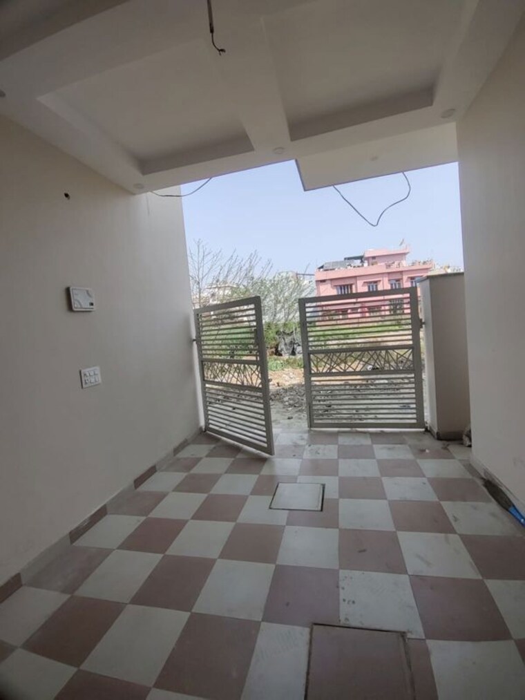 Balcony, niranjanpur 3 Bedroom 100 Sq.Yd. Independent House In Niranjanpur Dehradun 10026138
