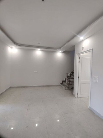 Room in 3 BHK Independent House at Niranjanpur – for Sale