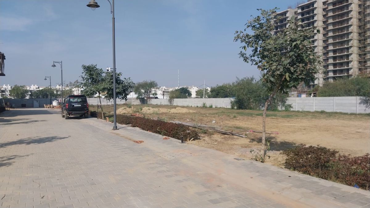 Plot For Sale in BPTP District Phase 2