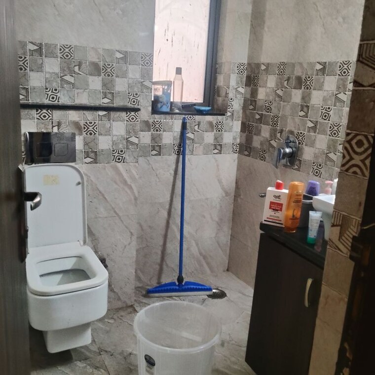 Bathroom, unitech-the-residences-gurgaon 2 Bedroom 1060 Sq.Ft. Apartment In Sector 33 Gurgaon 10026258