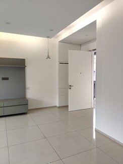 3 BHK + Servant Room Apartment For Rent in Central Park I