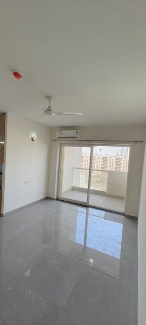 Room in 3 BHK Apartment at Tulip Yellow, Sector 69 – for Rent