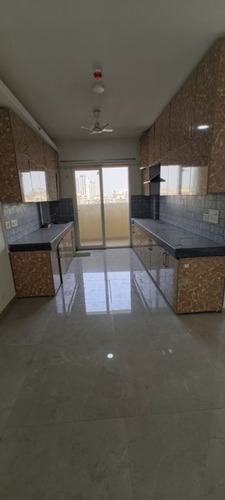 Kitchen, tulip-yellow 3 Bedroom 1704 Sq.Ft. Apartment In Sector 69 Gurgaon 10026306