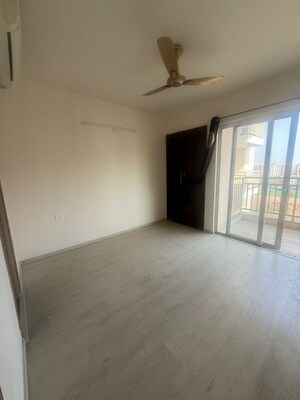Room in 3 BHK Apartment at Tulip Yellow, Sector 69 – for Rent