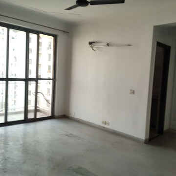 Room in 3.5 BHK Apartment at Unitech The Residences Gurgaon, Sector 33 – for Rent