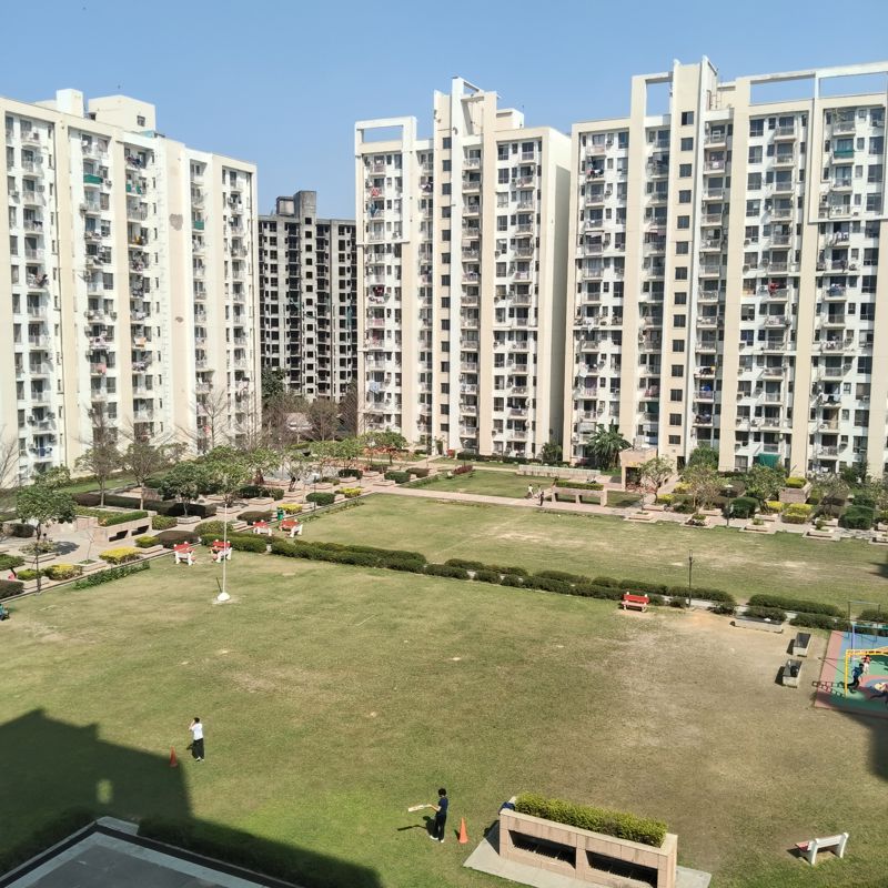 3.5 BHK + Servant Room 1545 Sq.Ft. Apartment in Unitech The Residences Gurgaon