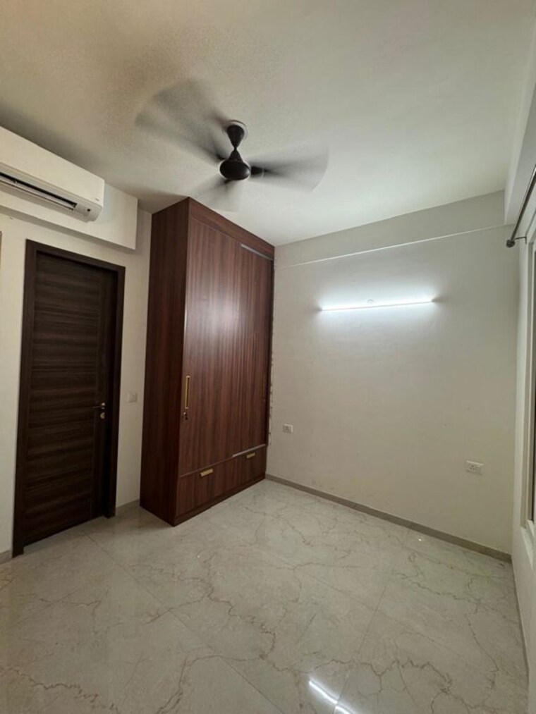 Room, smart-world-orchard 3 Bedroom 1630 Sq.Ft. Apartment In Sector 61 Gurgaon 10026314