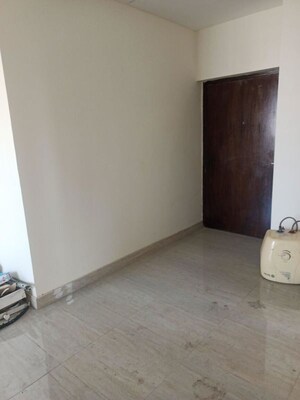 Room in 3.5 BHK Apartment at BPTP Park Serene, Sector 37d – for Sale