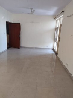 3 BHK + Servant Room Apartment For Sale in BPTP Park Elite Floors