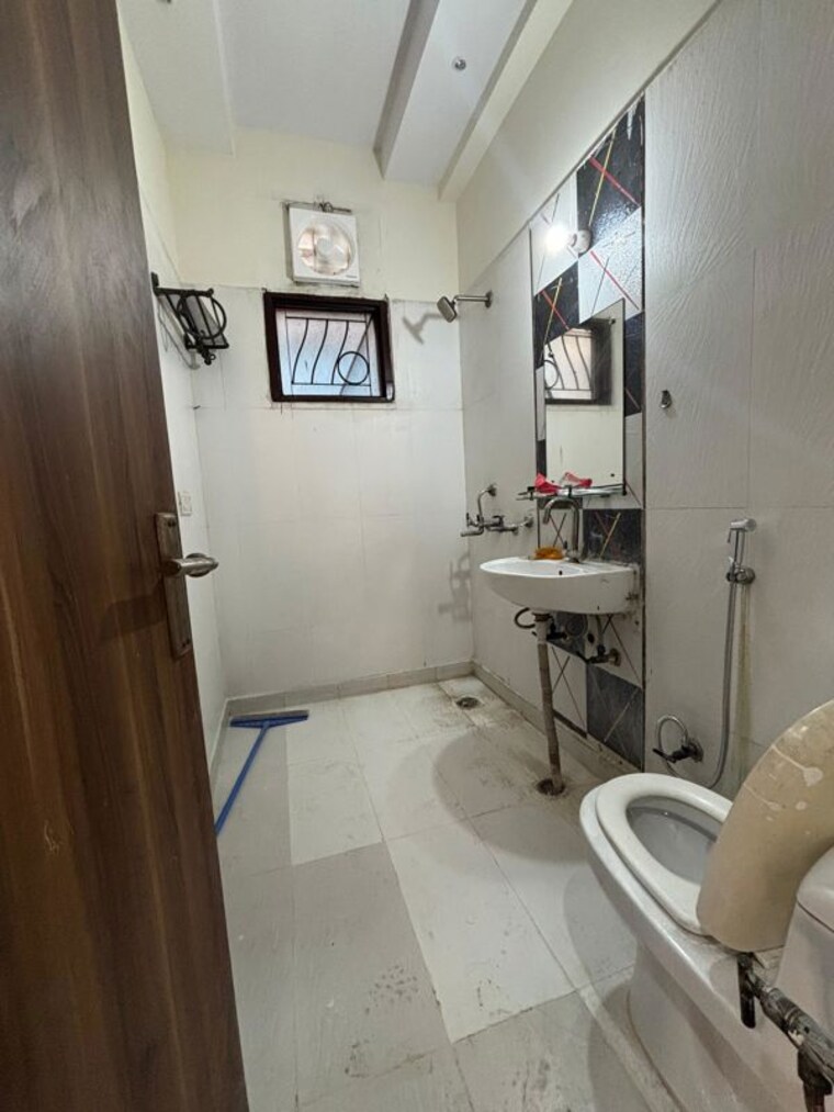 Bathroom, dwarka 2 Bedroom 704 Sq.Ft. Builder Floor In Dwarka Delhi 10026379