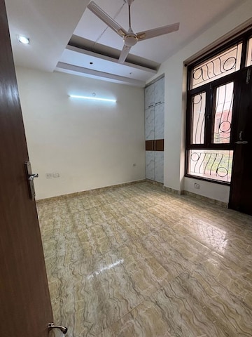 Room in 2 BHK Builder Floor at Dwarka – for Rent