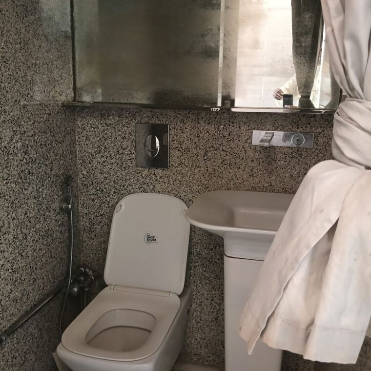 Bathroom, malabar hill 3 Bedroom 1410 Sq.Ft. Apartment In Malabar Hill Mumbai 10026430