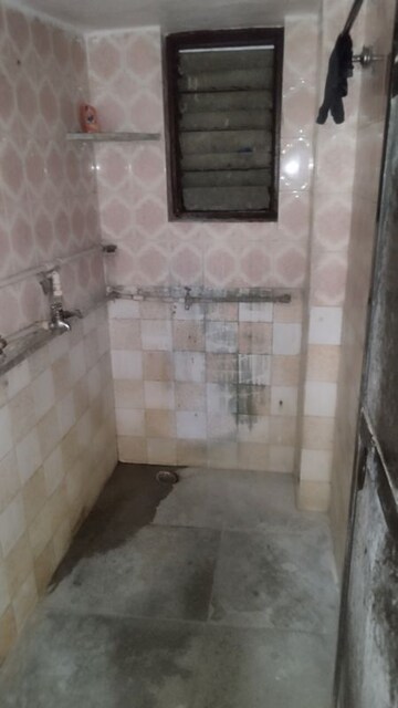 Bathroom in 1 BHK Apartment at Dombivli West – for Rent
