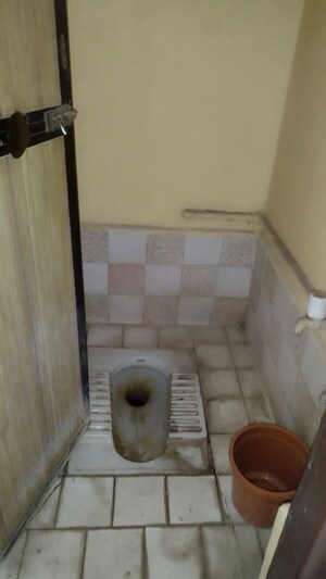 Bathroom in 1 BHK Apartment at Dombivli West – for Rent