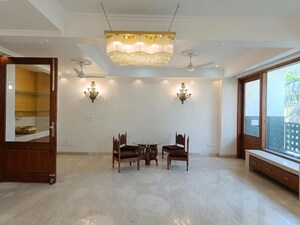 Living Room in 3 BHK Apartment at DLF Gateway Tower, Dlf Phase ii – for Rent