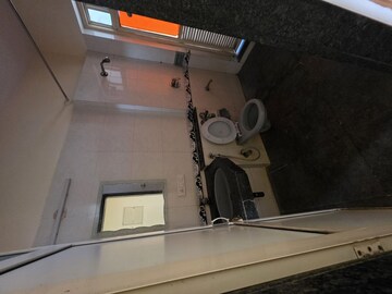 Furnished Amenities in 2 BHK Apartment at Raheja Interface Heights, Malad West – for Rent