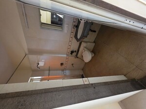 Furnished Amenities in 2 BHK Apartment at Raheja Interface Heights, Malad West – for Rent