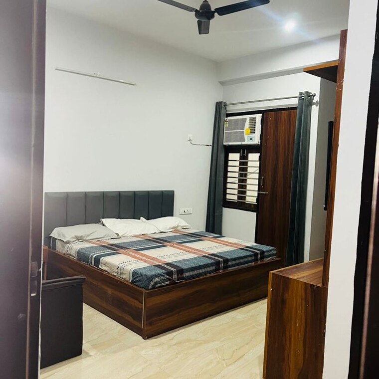 Bedroom, raheja-the-delhi-mall 4 Bedroom 300 Sq.Yd. Apartment In Shadipur Delhi 10026624