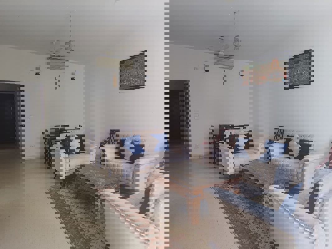 3.5 BHK + Servant Room 2150 Sq.Ft. Apartment in Emaar MGF The Palm Drive Villas