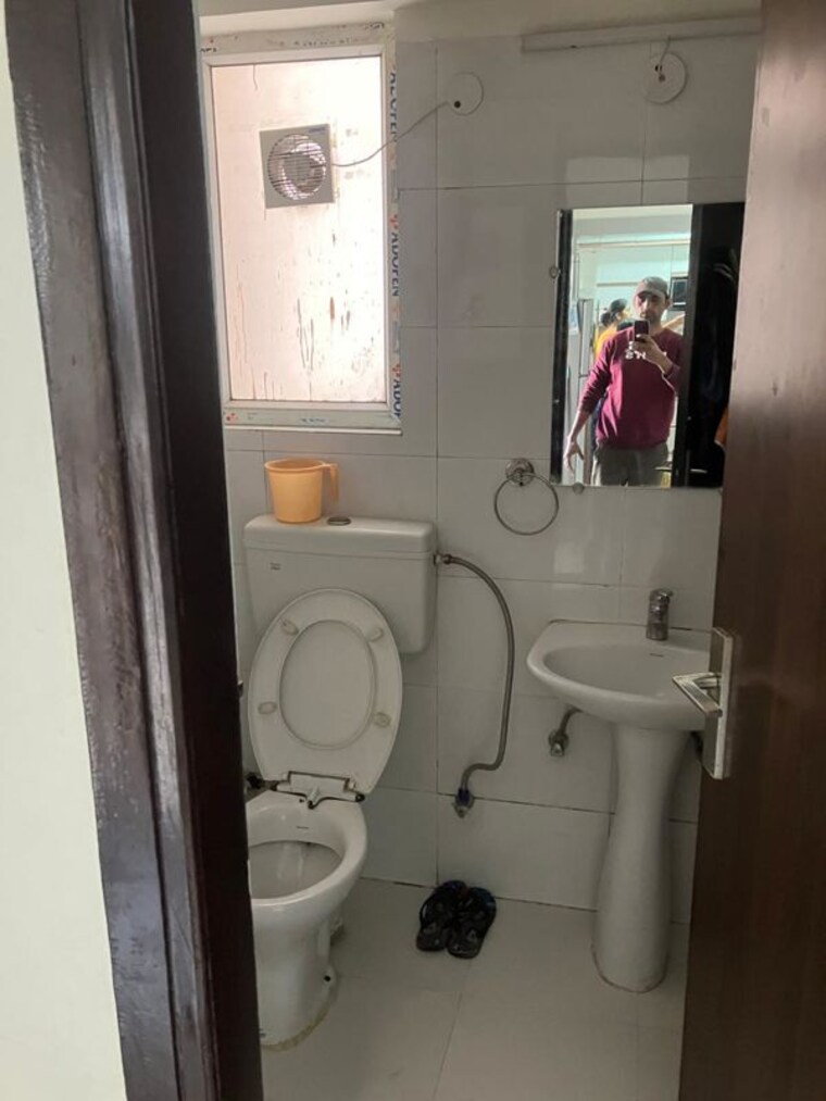 Bathroom, nirala-world-estate-i 3 Bedroom 1245 Sq.Ft. Apartment In Tech Zone 4 Greater Noida Greater Noida 10026741