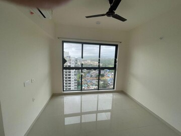 2 BHK Apartment For Rent in Lodha Woods, Kandivali East