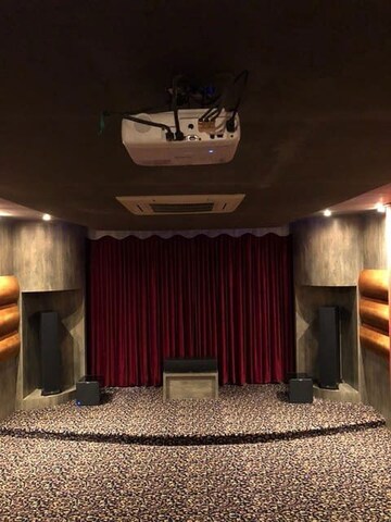  5 BHK Villa at Hollywood Town, International Airport Road – for Sale