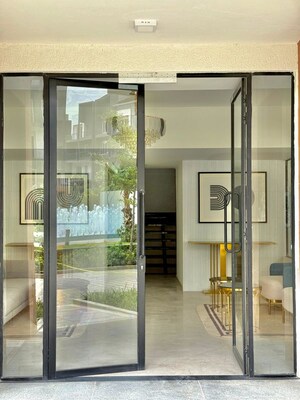 Building Lobby in 3.5 BHK Apartment at Smart World Orchard, Sector 61 – for Sale