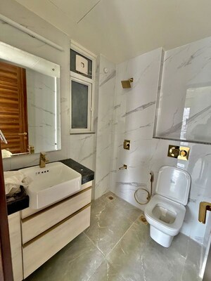 Bathroom in 3.5 BHK Apartment at Smart World Orchard, Sector 61 – for Sale