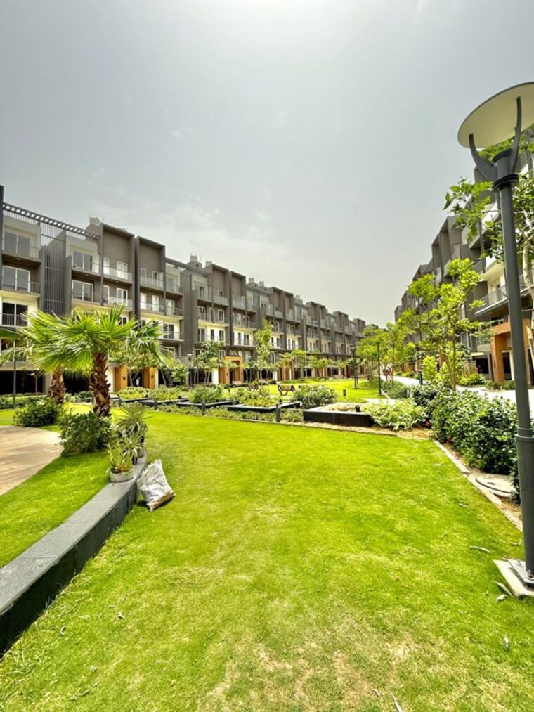 Garden, smart-world-orchard 3.5 Bedroom 1600 Sq.Ft. Apartment In Sector 61 Gurgaon 10026840