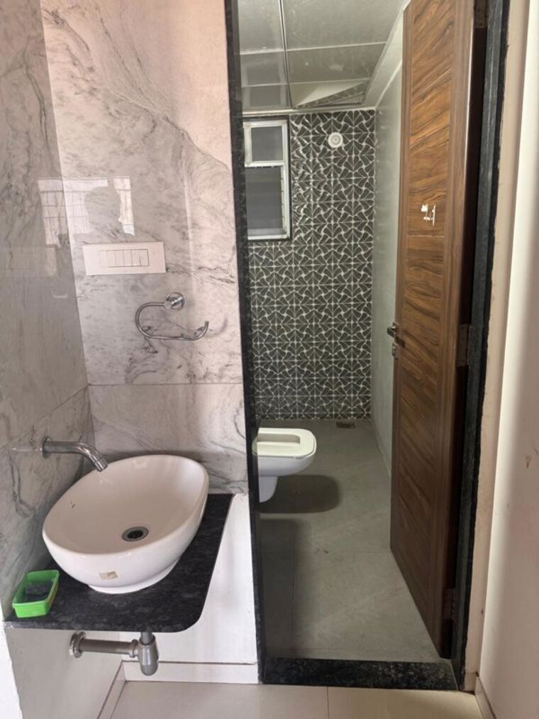 Bathroom, viman nagar 3 Bedroom 1350 Sq.Ft. Apartment In Viman Nagar Pune 10025946