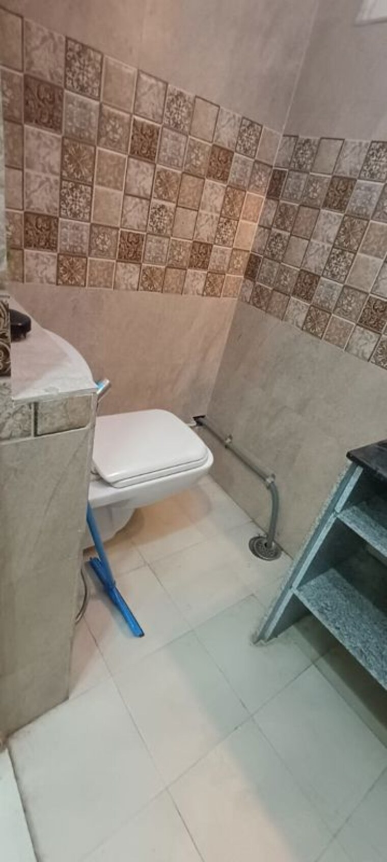 Bathroom, east of kailash 2 Bedroom 1100 Sq.Ft. Builder Floor In East Of Kailash Delhi 10026963