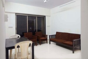 4 BHK Apartment For Rent in Vile Parle East