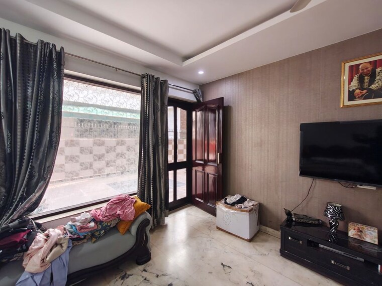 Living Room, sector 4 4 Bedroom 525 Sq.Yd. Builder Floor In Sector 4 Gurgaon 10026946