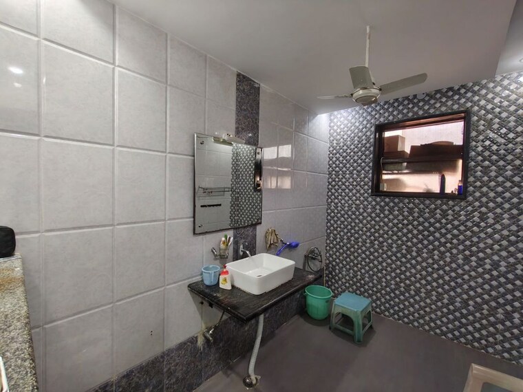 Bathroom, sector 4 4 Bedroom 525 Sq.Yd. Builder Floor In Sector 4 Gurgaon 10026946