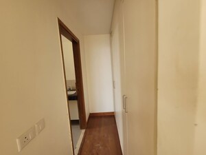 Furnished Amenities in 3 BHK Apartment at Arun Vihar, Sector 29 – for Rent