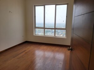 Room in 3 BHK Apartment at Arun Vihar, Sector 29 – for Rent