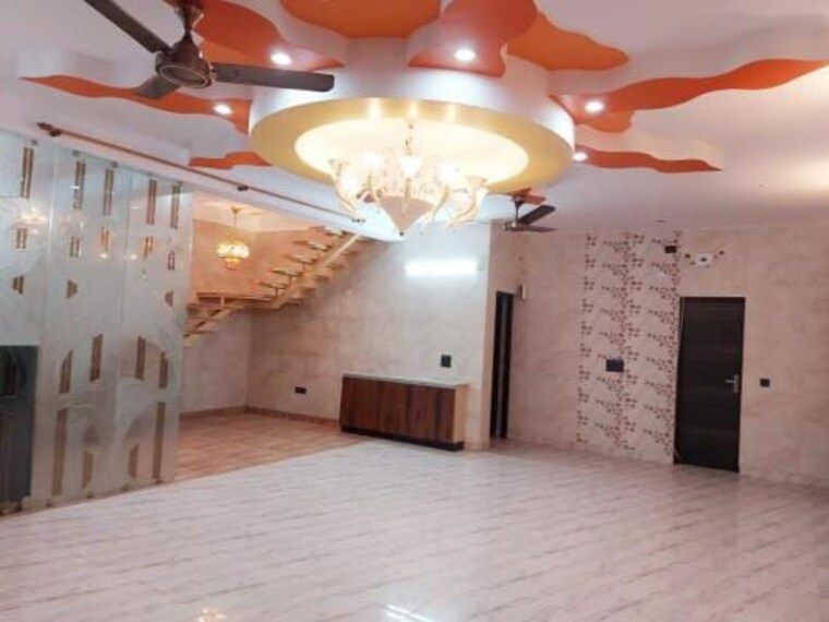 Living Room, sector 52 6+ Bedroom 450 Sq.Mt. Independent House In Sector 52 Noida 10027103