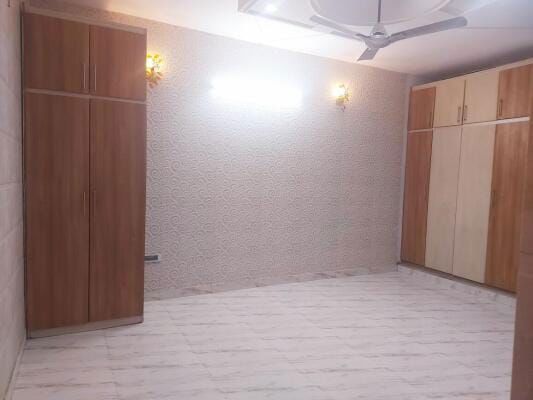 6+ BHK + Extra Room Independent House For Rent in Sector 52