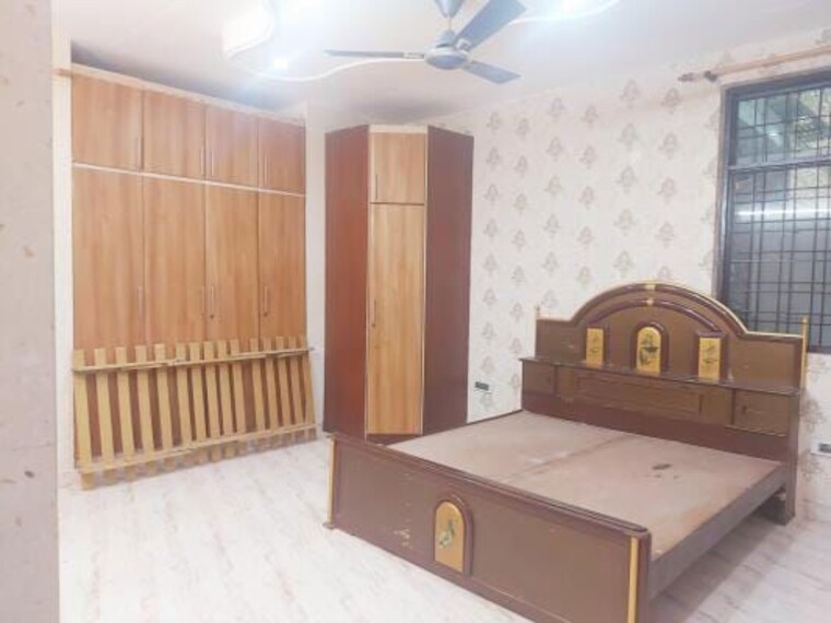 Bedroom, sector 52 6+ Bedroom 450 Sq.Mt. Independent House In Sector 52 Noida 10027103