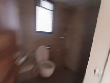 Washroom in 2 BHK Apartment at Vile Parle East – for Rent