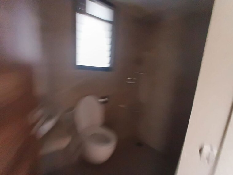 Washroom, vile parle east 2 Bedroom 850 Sq.Ft. Apartment In Vile Parle East Mumbai 10027148