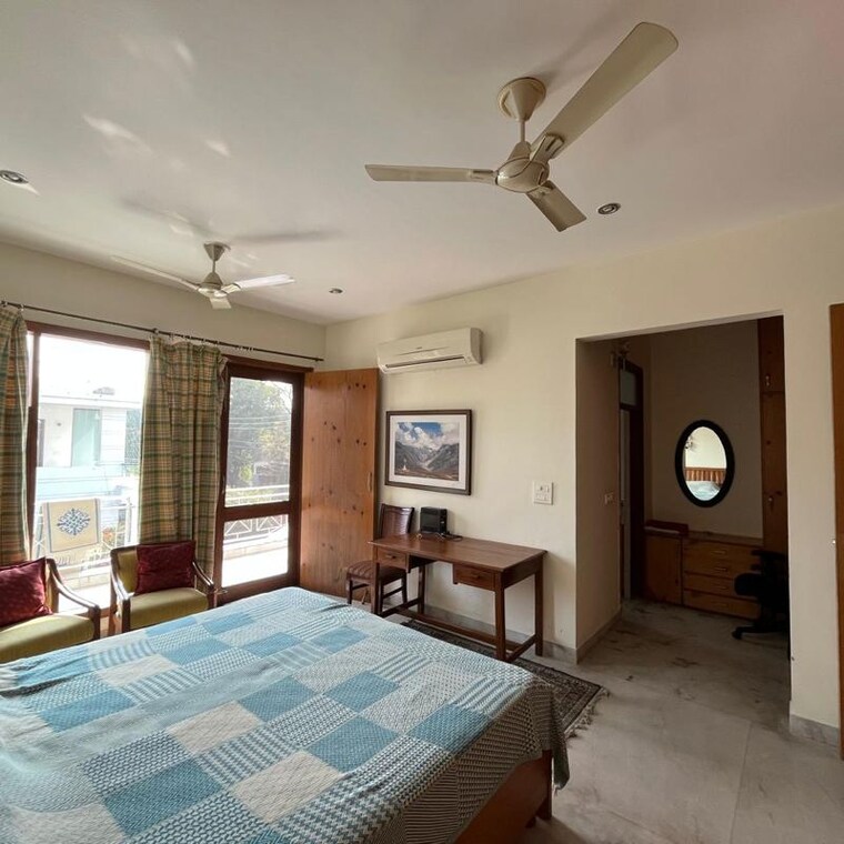 Bedroom, sector 11 3.5 Bedroom 4500 Sq.Ft. Builder Floor In Sector 11 Chandigarh 10027222