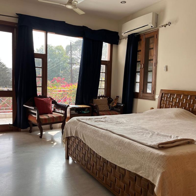 3.5 BHK + Pooja Room,Extra Room Builder Floor For Rent in Sector 11