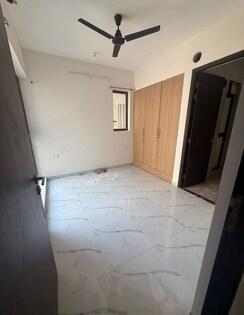 2 BHK Apartment For Rent in Raymond Ten X Habitat