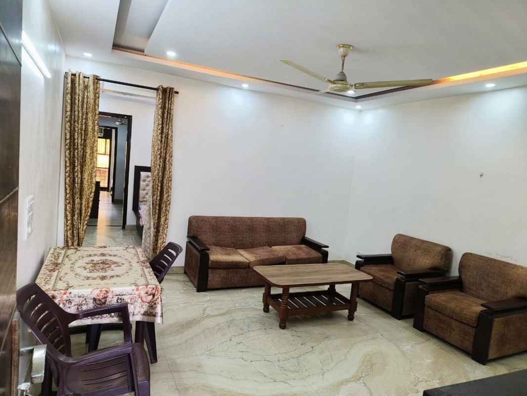 2 BHK 450 Sq.Mt. Apartment in Sunlight Apartments Sector 44