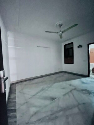 Room in 2 BHK Builder Floor at Saket – for Rent