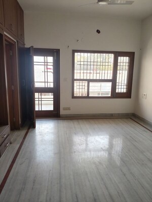 Room in 3 BHK Independent House at Sector 10 – for Rent