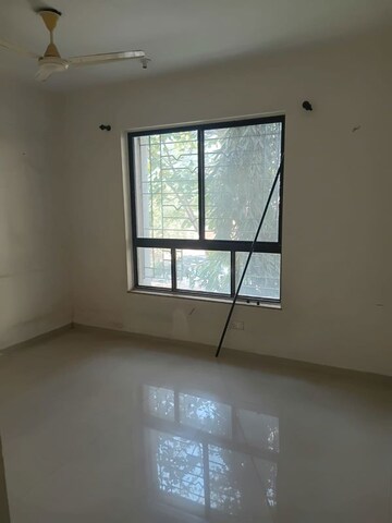 Room in 2 BHK Apartment at Mantri Kinara, Bopodi – for Rent